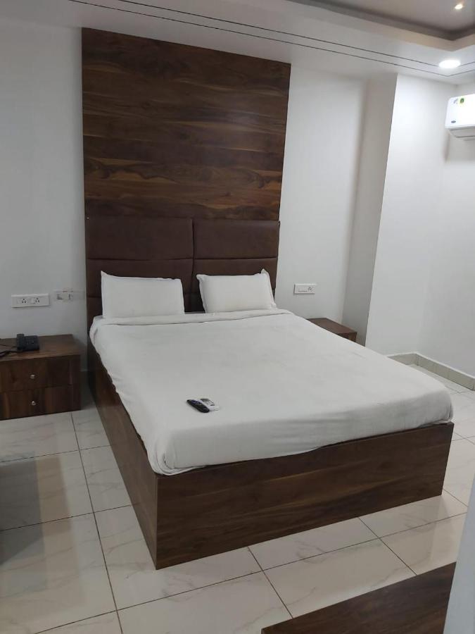 Hotel Sahasra Dla Warangal Buitenkant foto