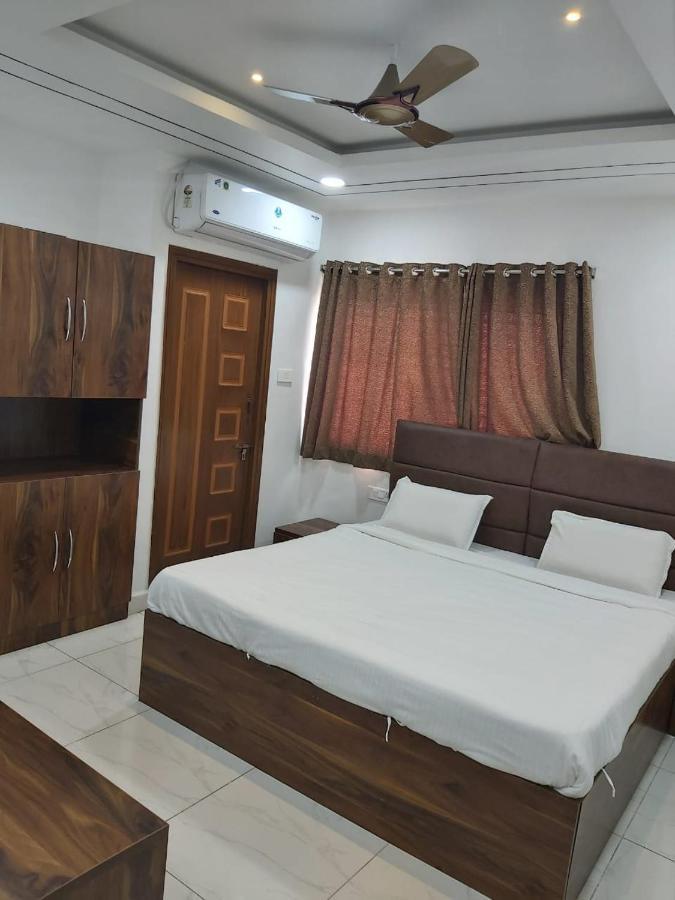 Hotel Sahasra Dla Warangal Buitenkant foto