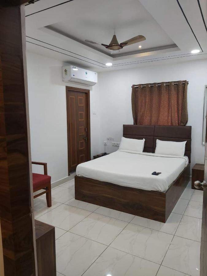 Hotel Sahasra Dla Warangal Buitenkant foto