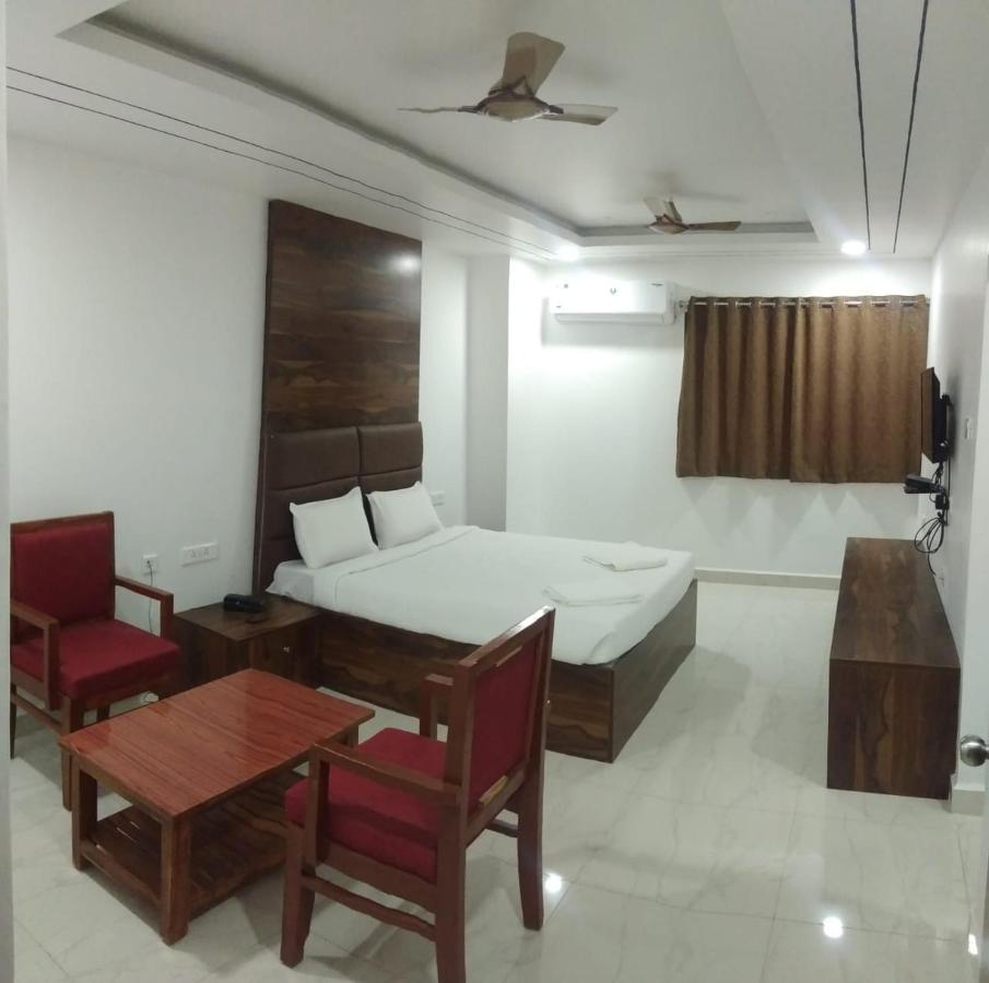 Hotel Sahasra Dla Warangal Buitenkant foto